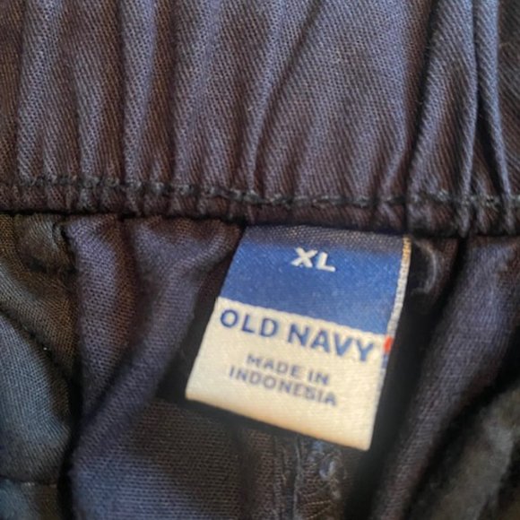 Old Navy Women's Shorts - Picture 3 of 3